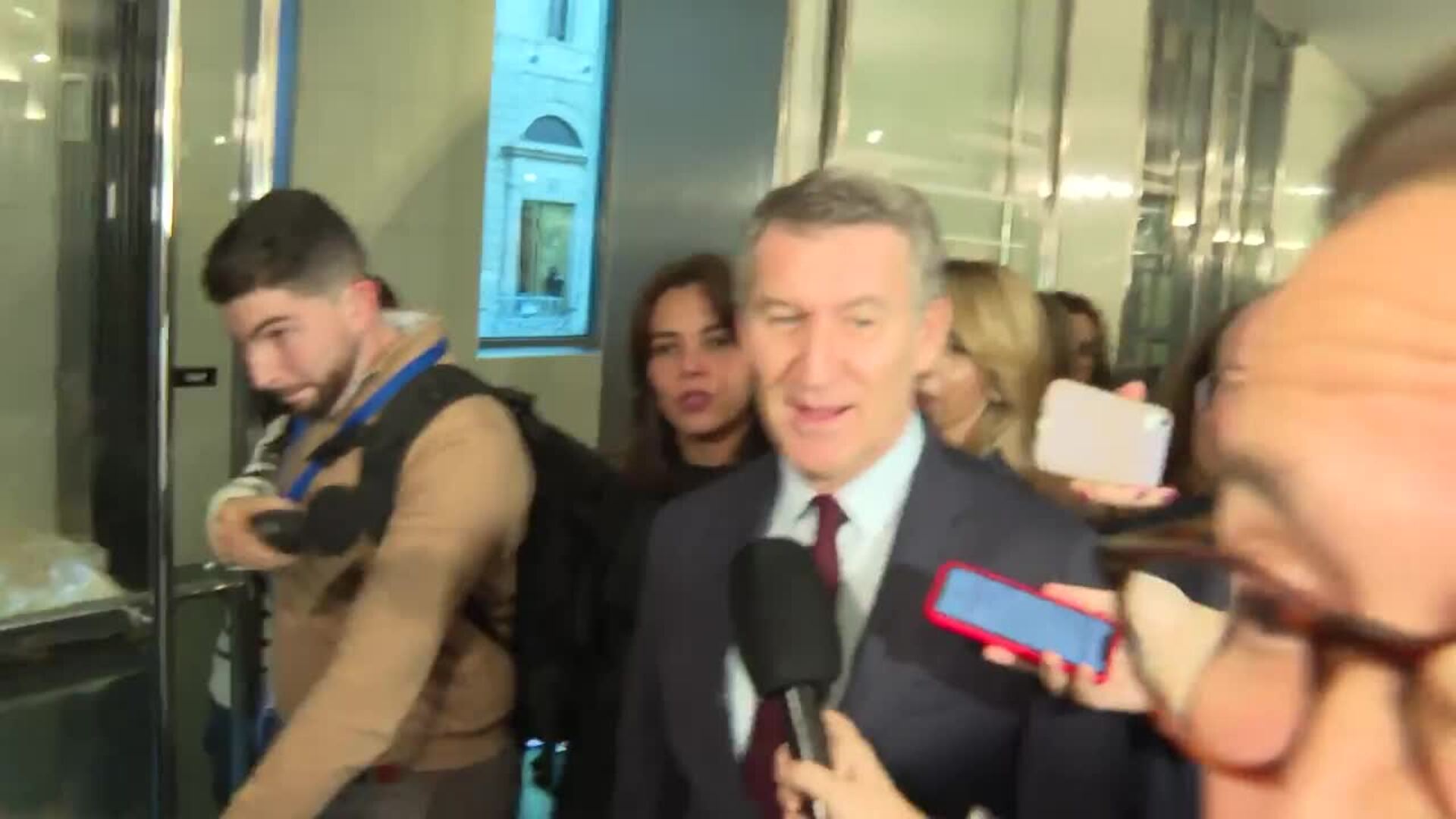 Feijóo afirma sentirse sorprendido por la investigación al excomisario de Justicia, Reynders