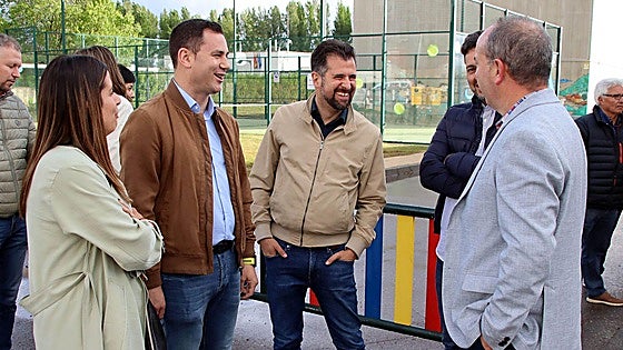 El PSOE de León agradece a Tudanca su «integridad» y abraza el «liderazgo» de Martínez