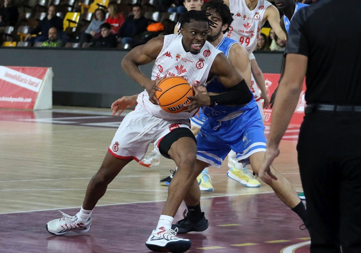 Obi Okafor, en un partido con la Cultural.