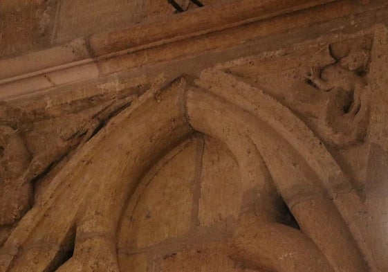 Sirena en la capilla del nacimiento en la Catedral de León.