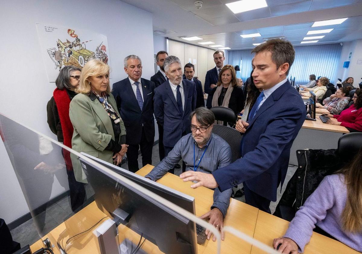 Grande-Marlaska, en su visita de este miércoles al Centro Estrada de León.