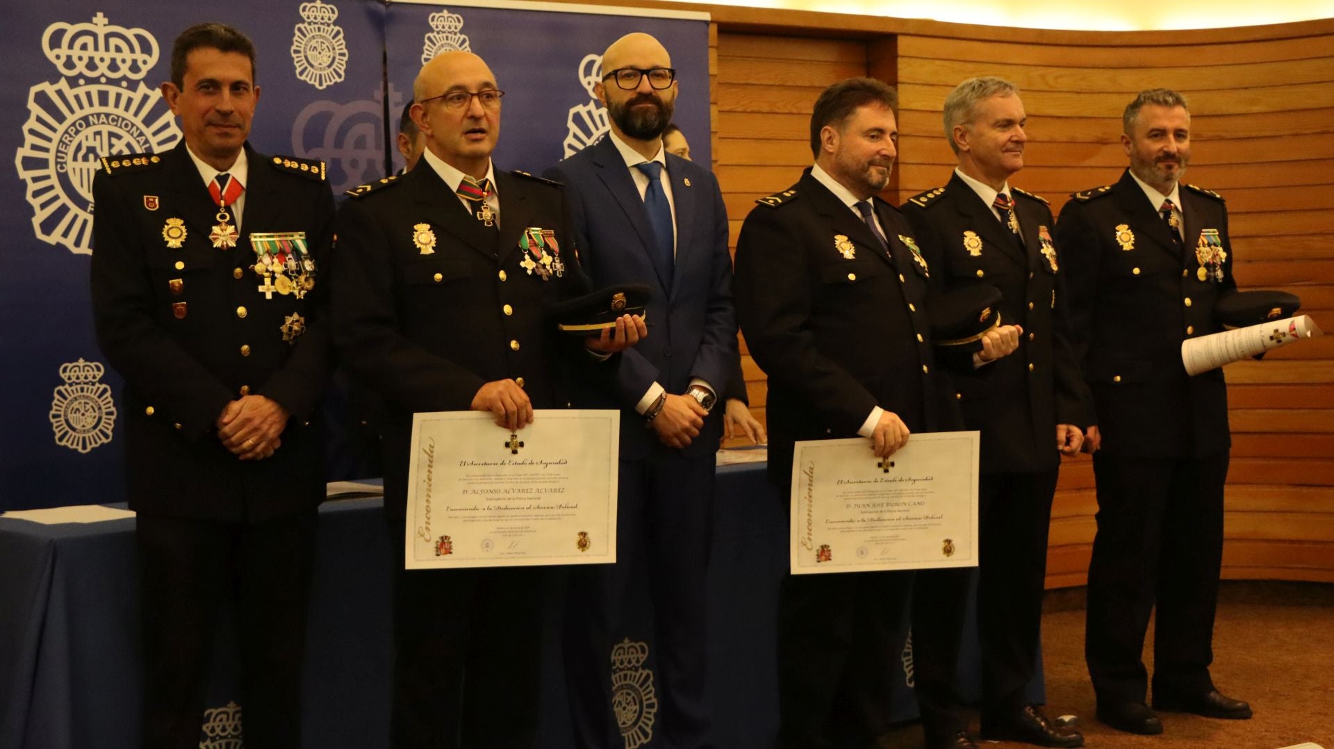 Homenaje a los Policías Nacionales jubilados y dedicación al servicio policial