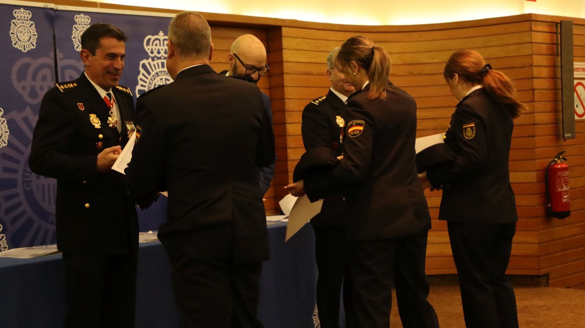 Homenaje a los Policías Nacionales jubilados y dedicación al servicio policial