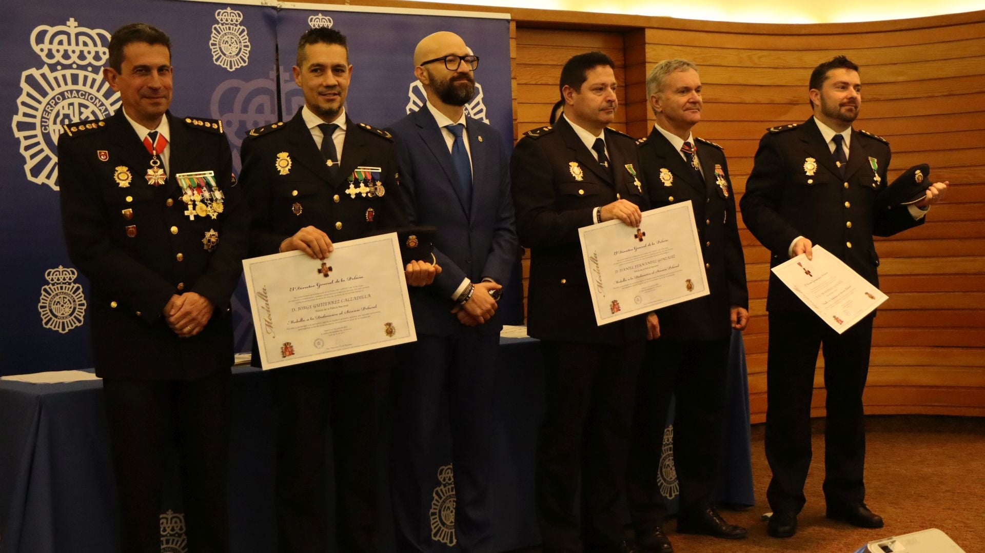 Homenaje a los Policías Nacionales jubilados y dedicación al servicio policial