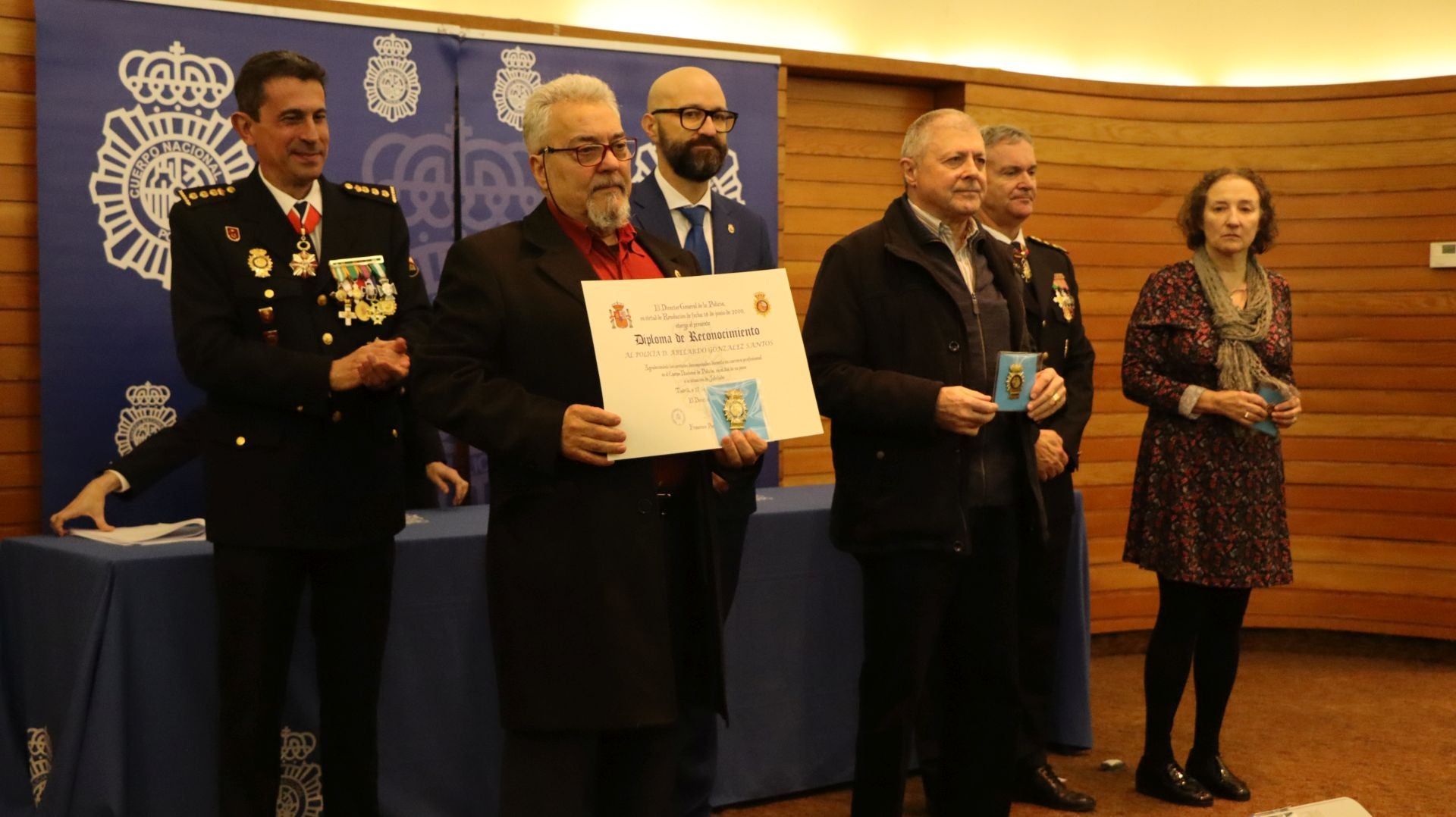 Homenaje a los Policías Nacionales jubilados y dedicación al servicio policial