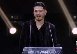 Antonio Barrul recogiendo el premio.