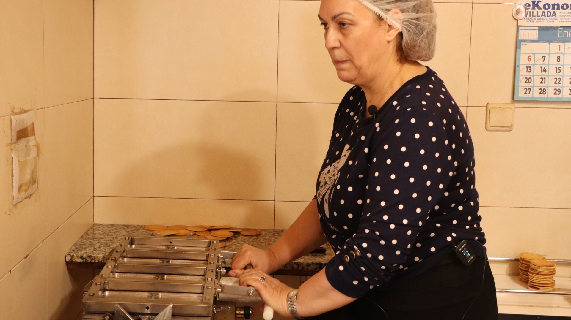 Así se hacen las galletas más famosas de Sahagún