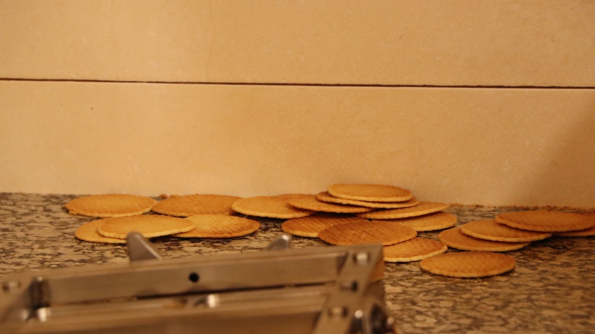 Así se hacen las galletas más famosas de Sahagún