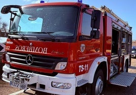 Fotografía de archivo de un vehículo autoescalera de Bomberos de León.