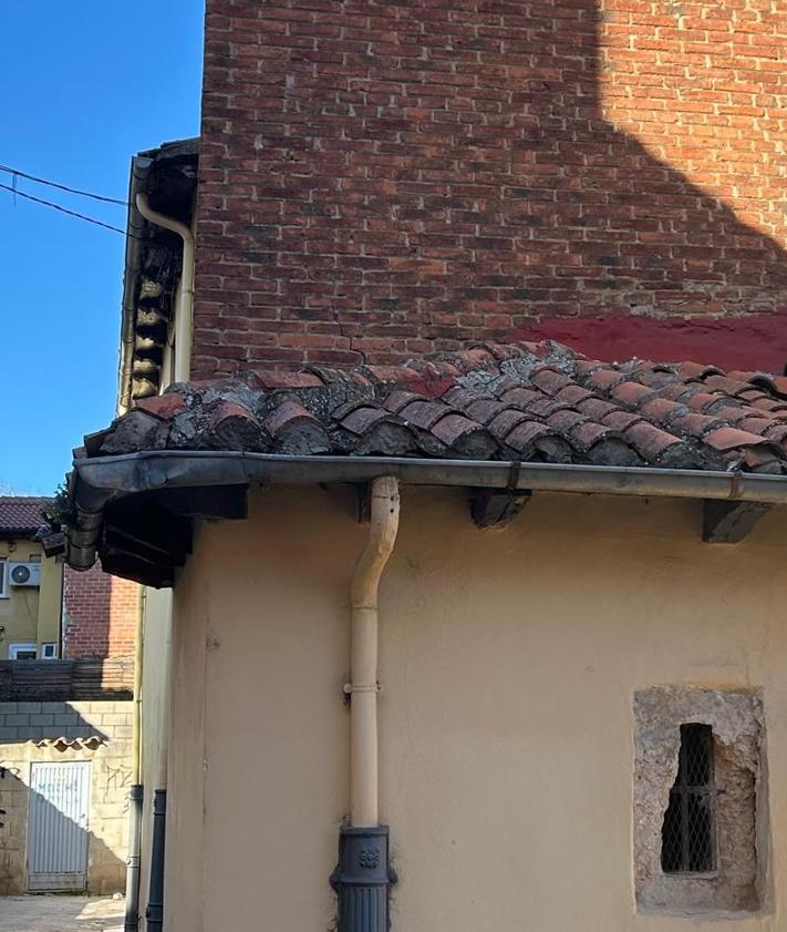 Imagen secundaria 2 - Estado actual de la Iglesia de San Pedro de los huertos.