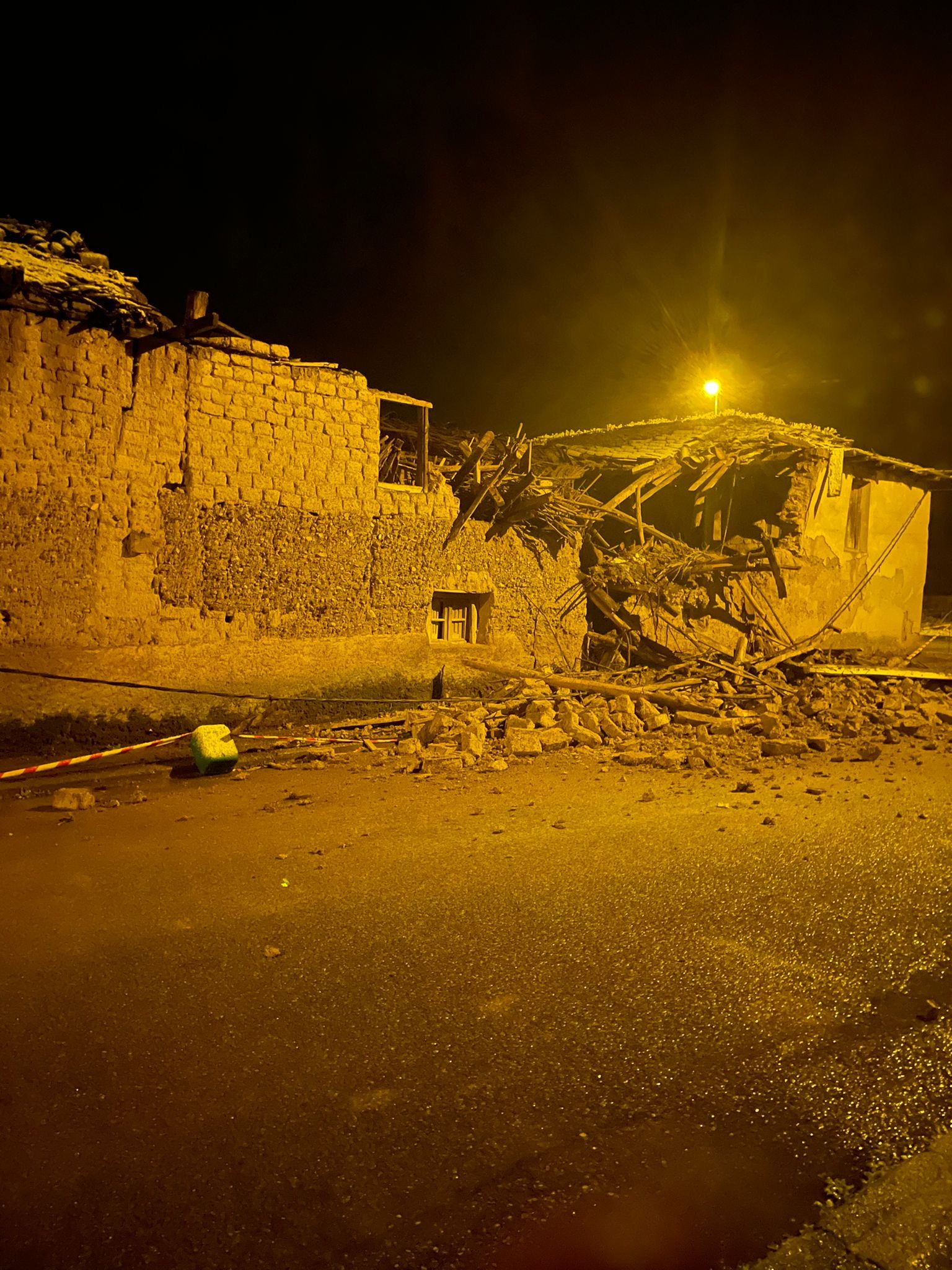 Derrumbe de una vivienda en un pueblo de León