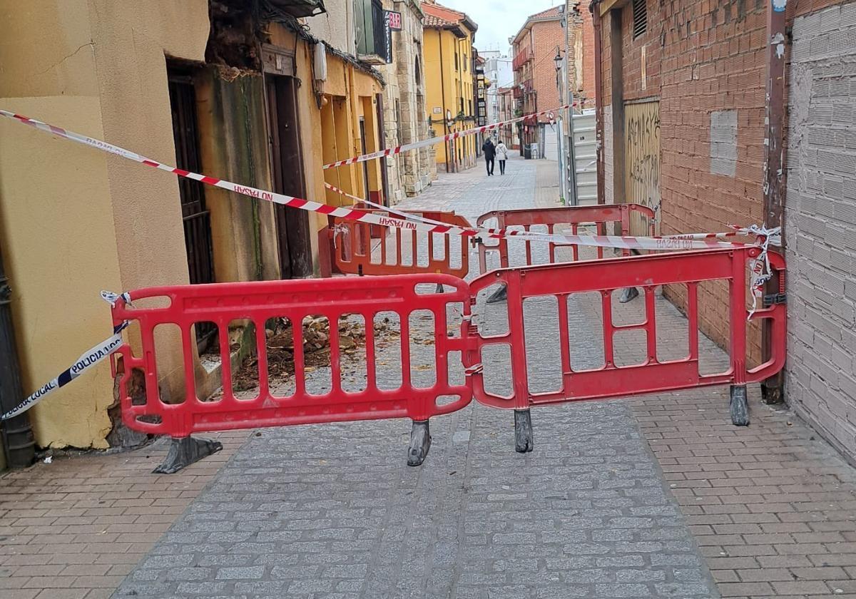 La calle Herreros, cortada.