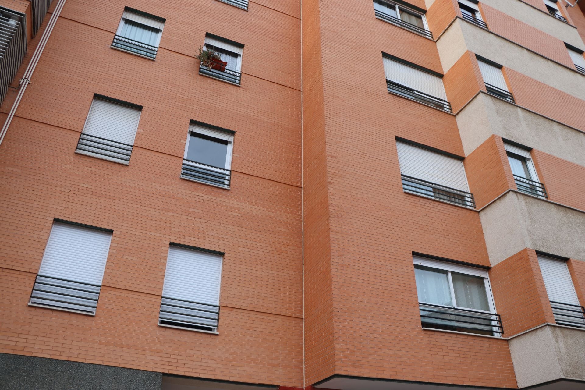 Así se encuentran las viviendas sociales de la calle Fontañán