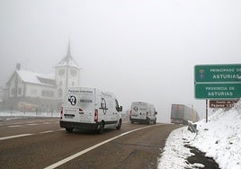 Imagen de archivo del puerto de Pajares nevado.