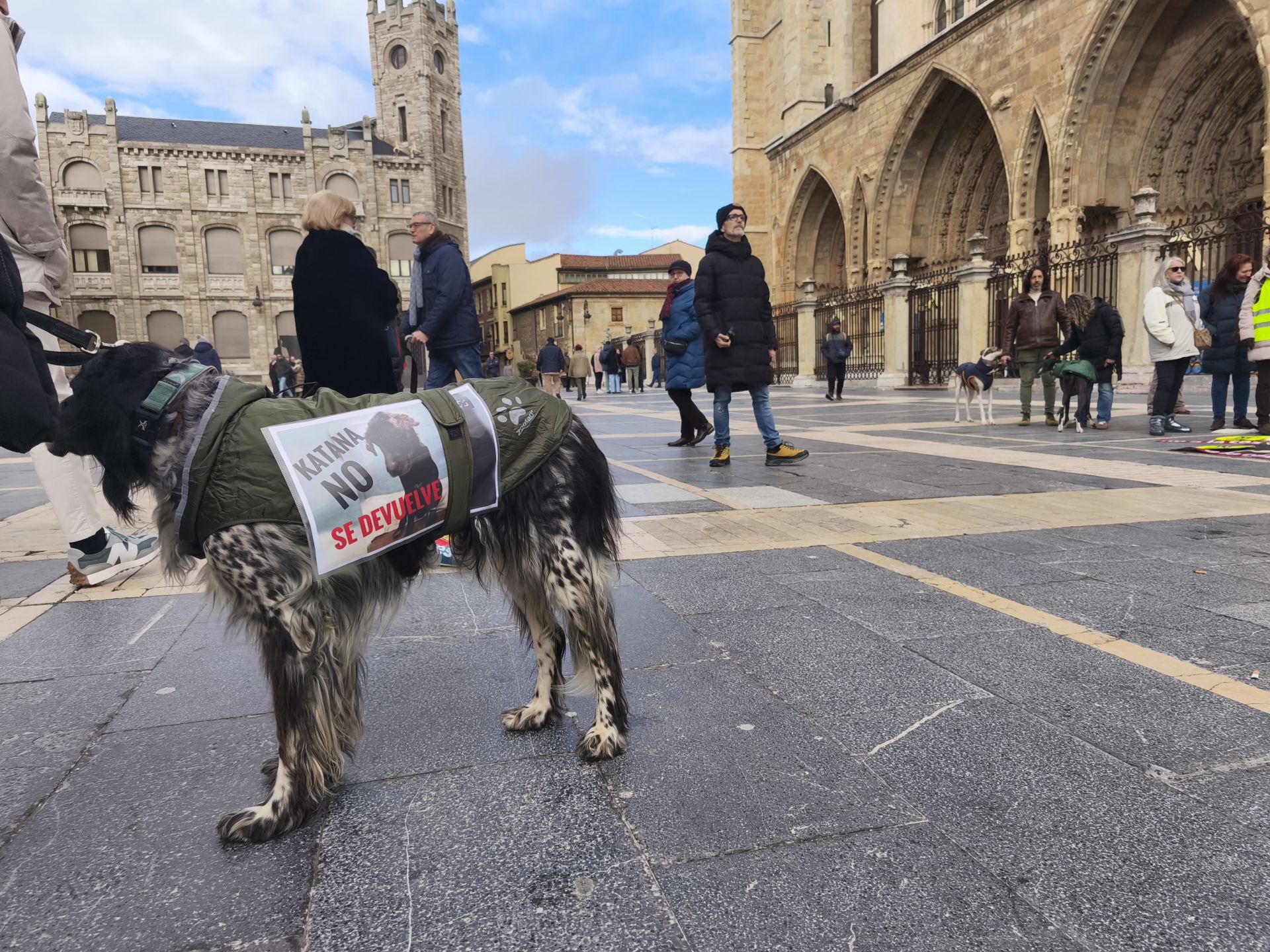 Concentración en la plaza de Regla
