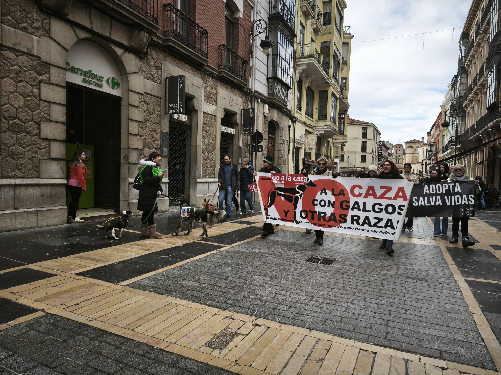 Concentración en la plaza de Regla