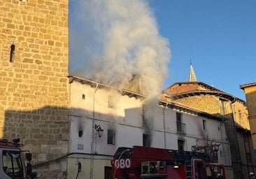 Se desata un importante incendio en una vivienda okupada en pleno centro de León