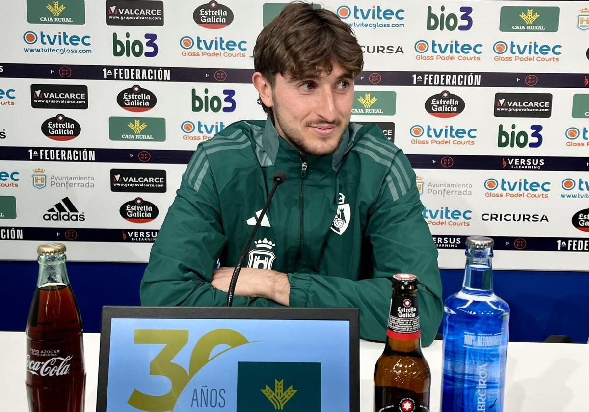 Álex Mula, en la sala de prensa de El Toralín.