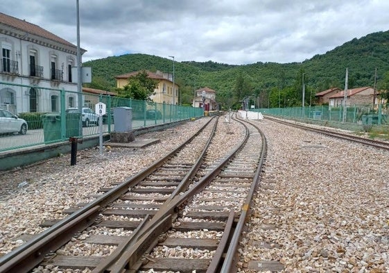 Imagen del tramo de ferrocarril de la línea León-Guardo donde se ensayará con el nuevo sistema europeo de comunicacions ferroviarias.
