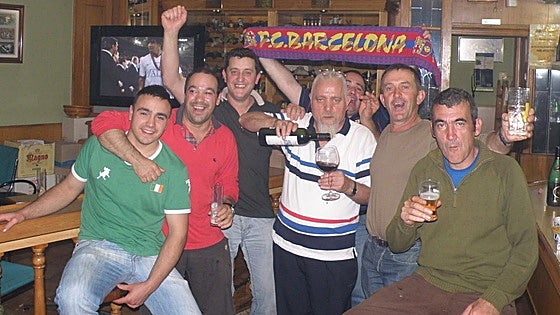 Llamas de la Ribera despide a Nori, el alma de un bar «mítico»