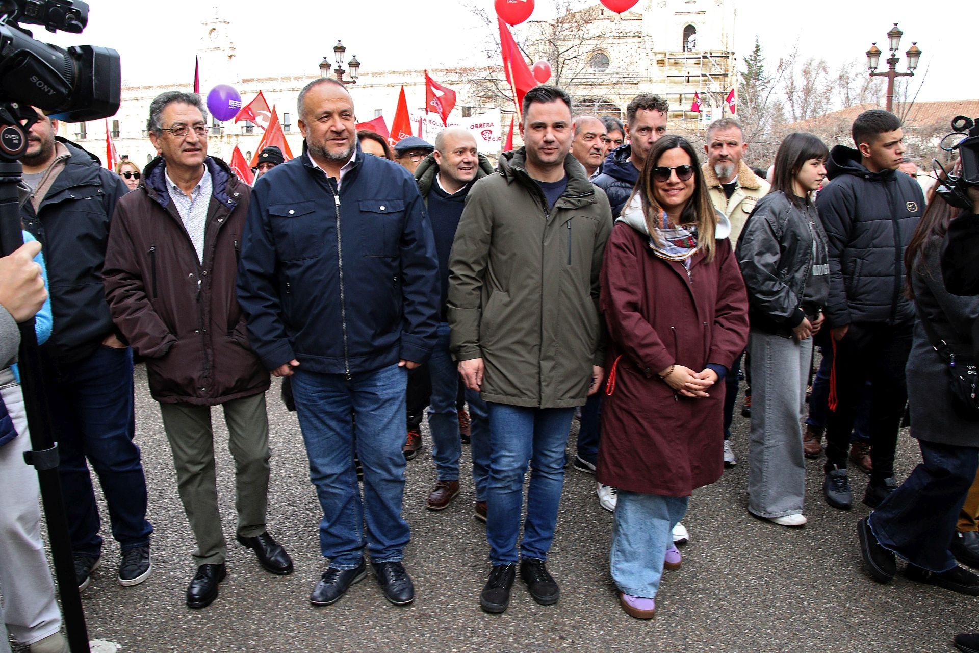 El 16-F, manifestación por el futuro de León, vista por Peio García