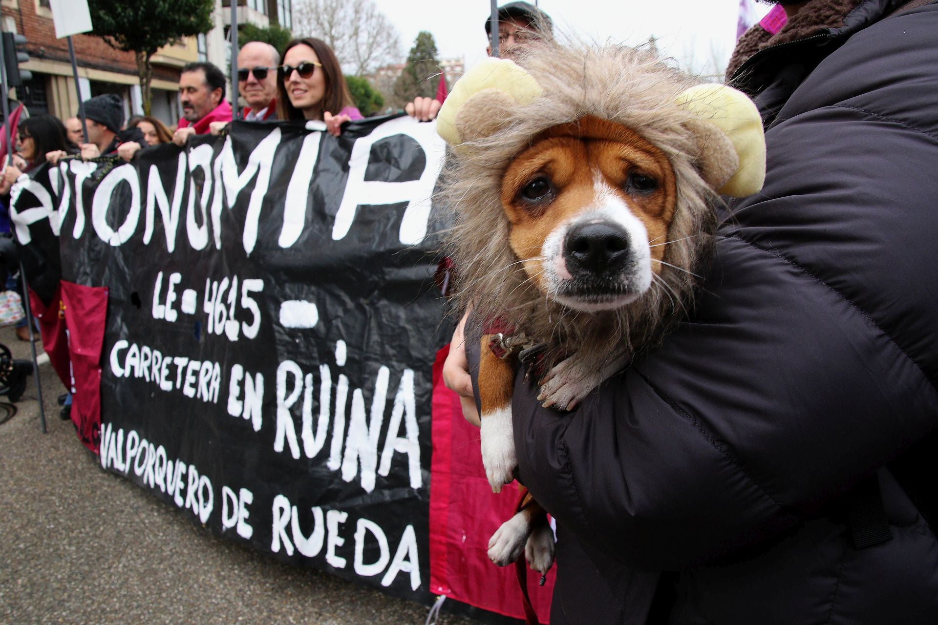 El 16-F, manifestación por el futuro de León, vista por Peio García