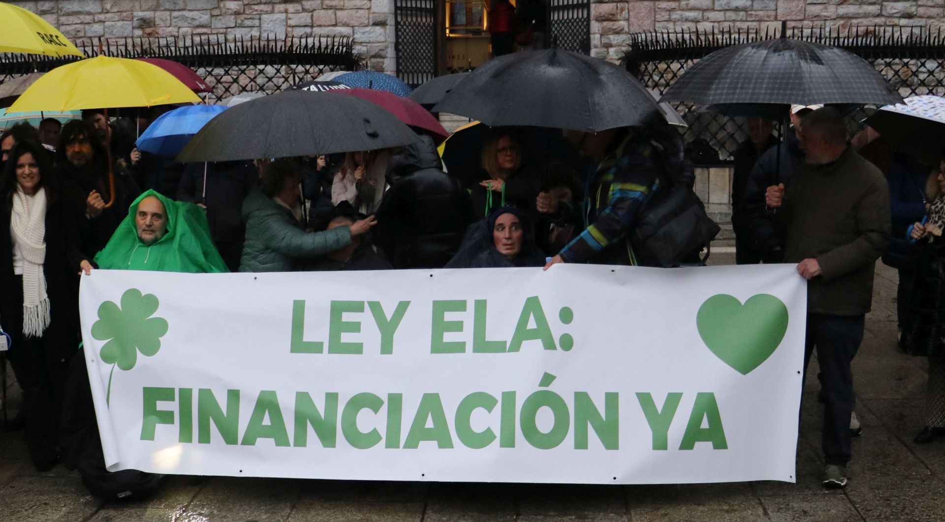 Concentración para solicitar la financiación de la ley ELA