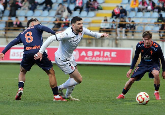 Eneko, en una acción del partido.