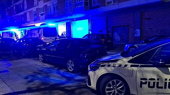 Dos robos con violencia en una pastelería y un supermercado en un barrio de León