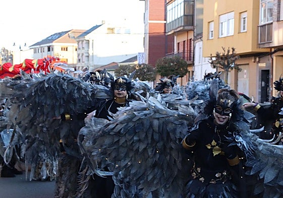 Desfile de disfraces en los carnavales de Valverde de la Virgen