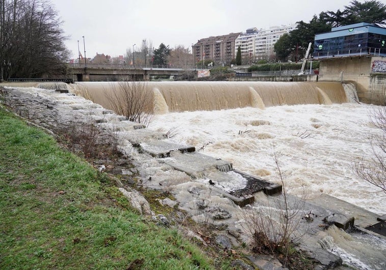 Crecida del Bernesga a su paso por León