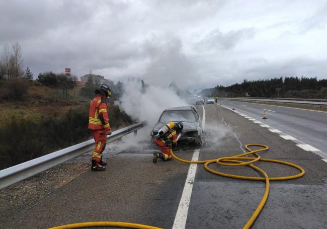 Imagen de la intervención de los bomberos.