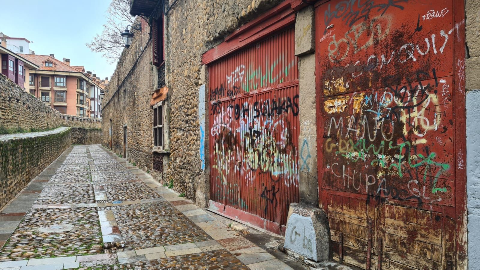Así se encuentra el paseo de las Cercas de León