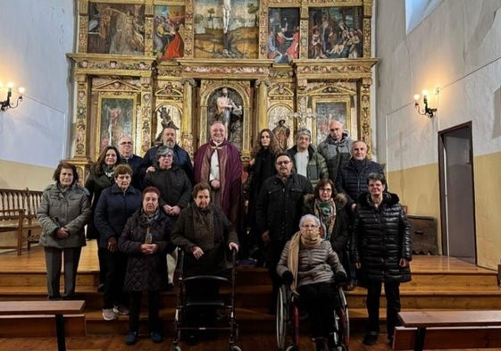 Visita del obispo de León a Villanueva de las Manzanas.
