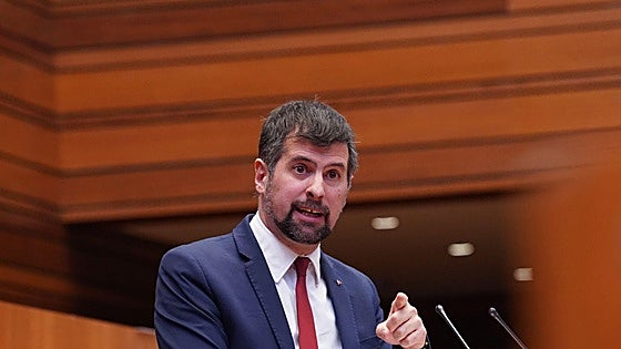 Tudanca a Mañueco: «Ha hecho más por cargarse la fiesta de Castilla y León que la UPL»