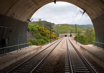 Retrasos de más de una hora en los trenes entre León y Asturias por una avería