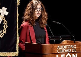 Marta Franco López proclama el Pregón Oficial de la Semana Santa de León.