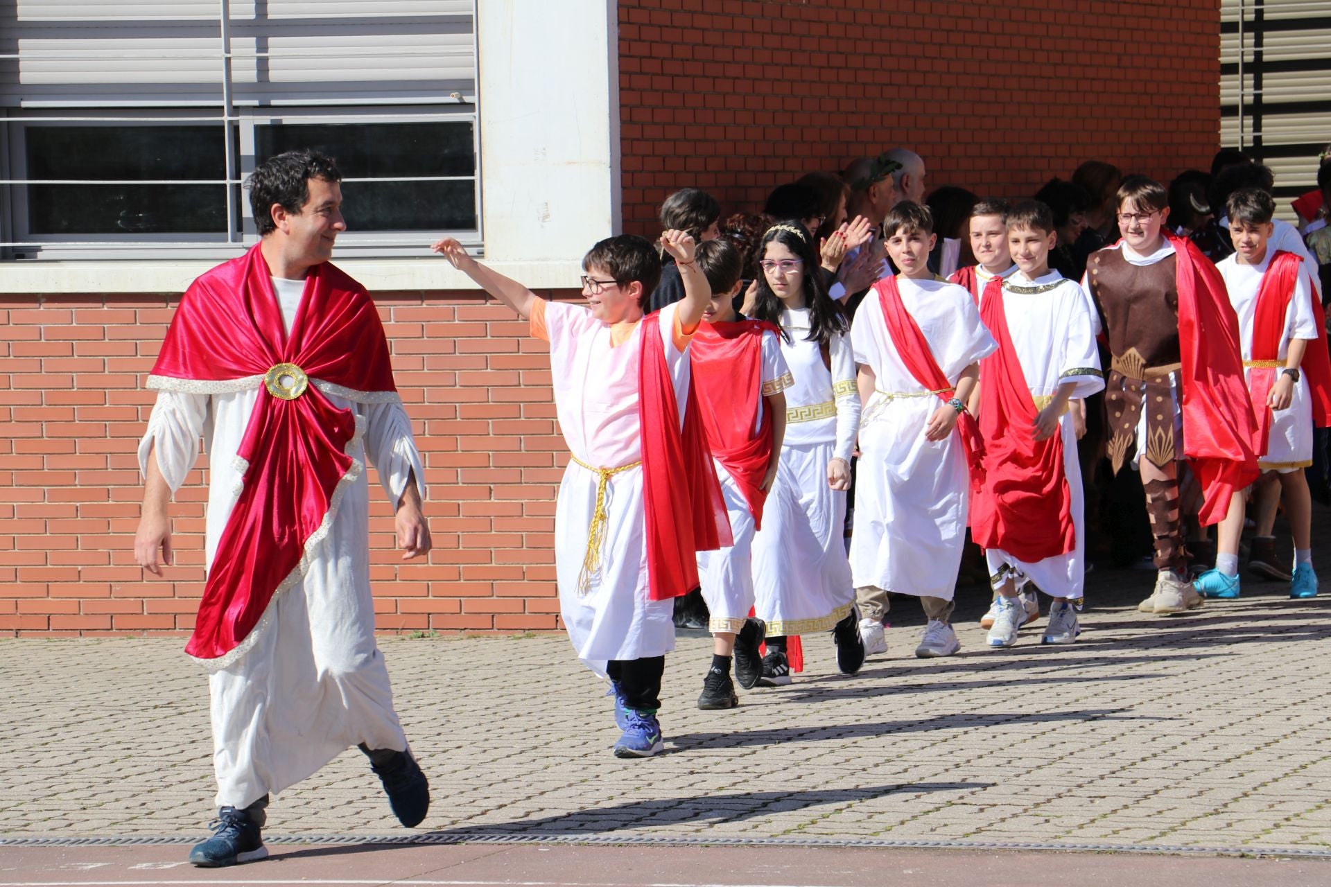 Las imágenes de los juegos astures y romanos en el IES Lancia