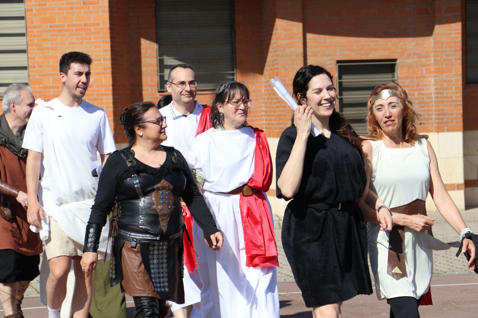 Las imágenes de los juegos astures y romanos en el IES Lancia