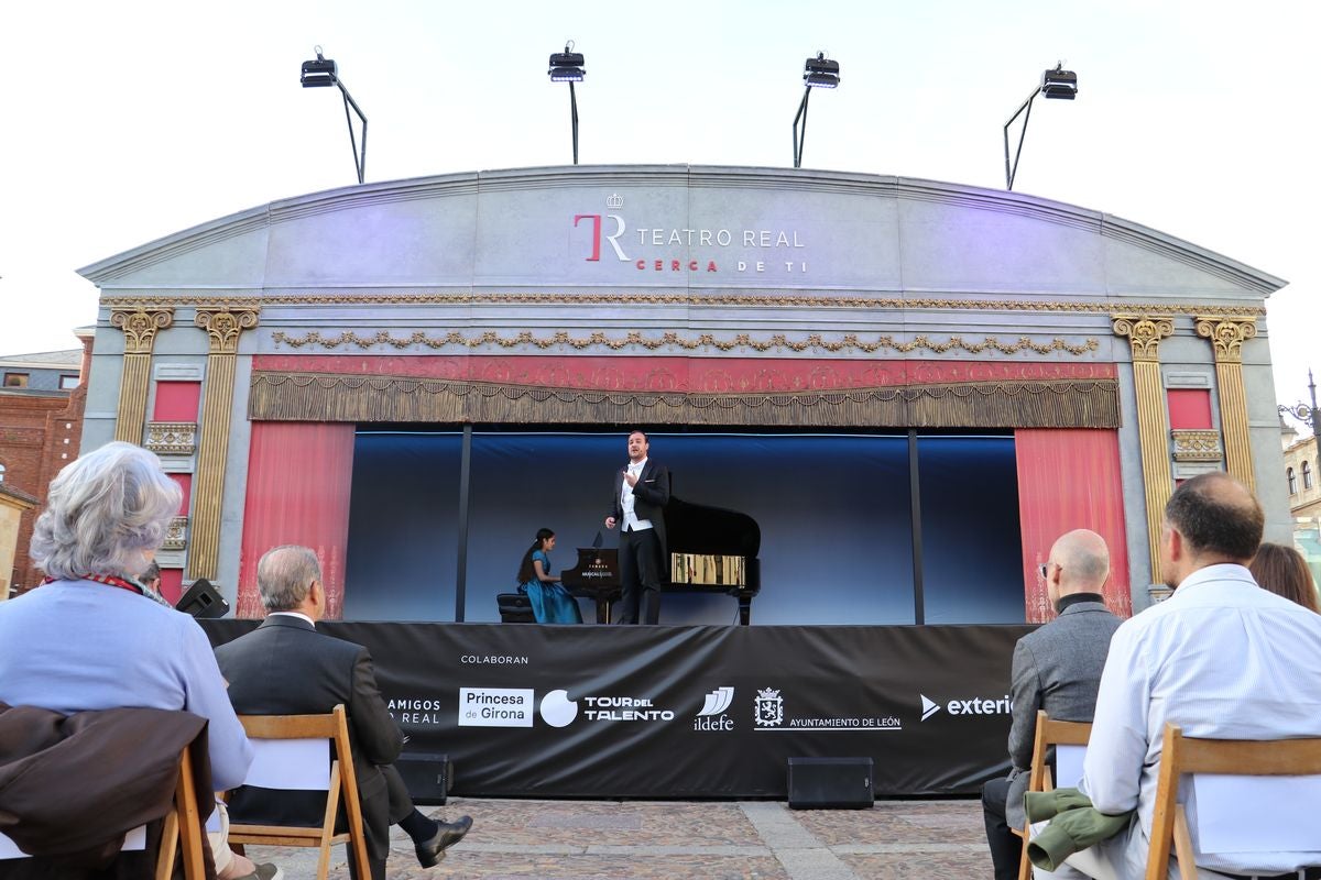 La Carroza del Teatro Real aterriza en León