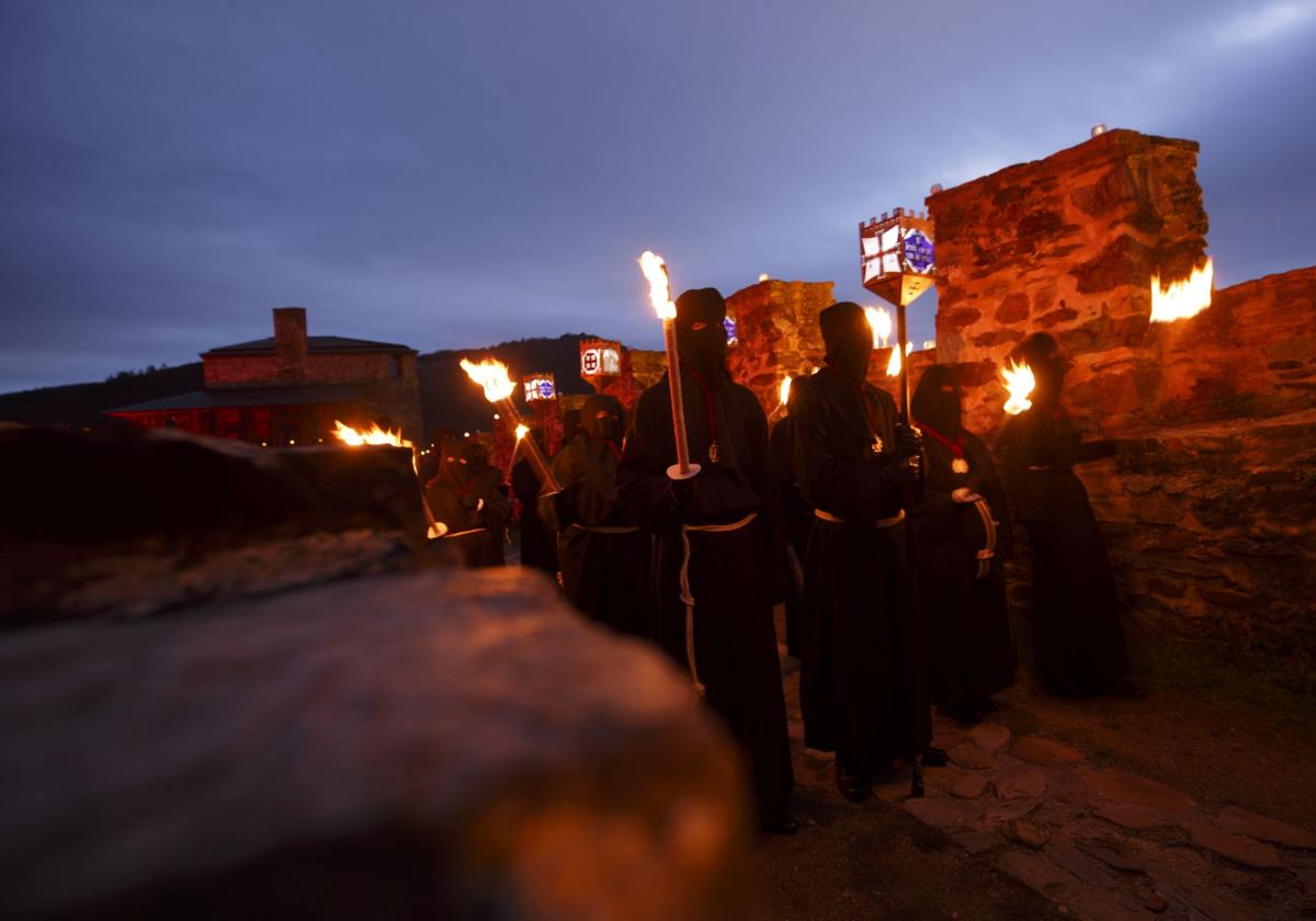 Ponferrada celebra con pasión y sentimiento su Semana Santa