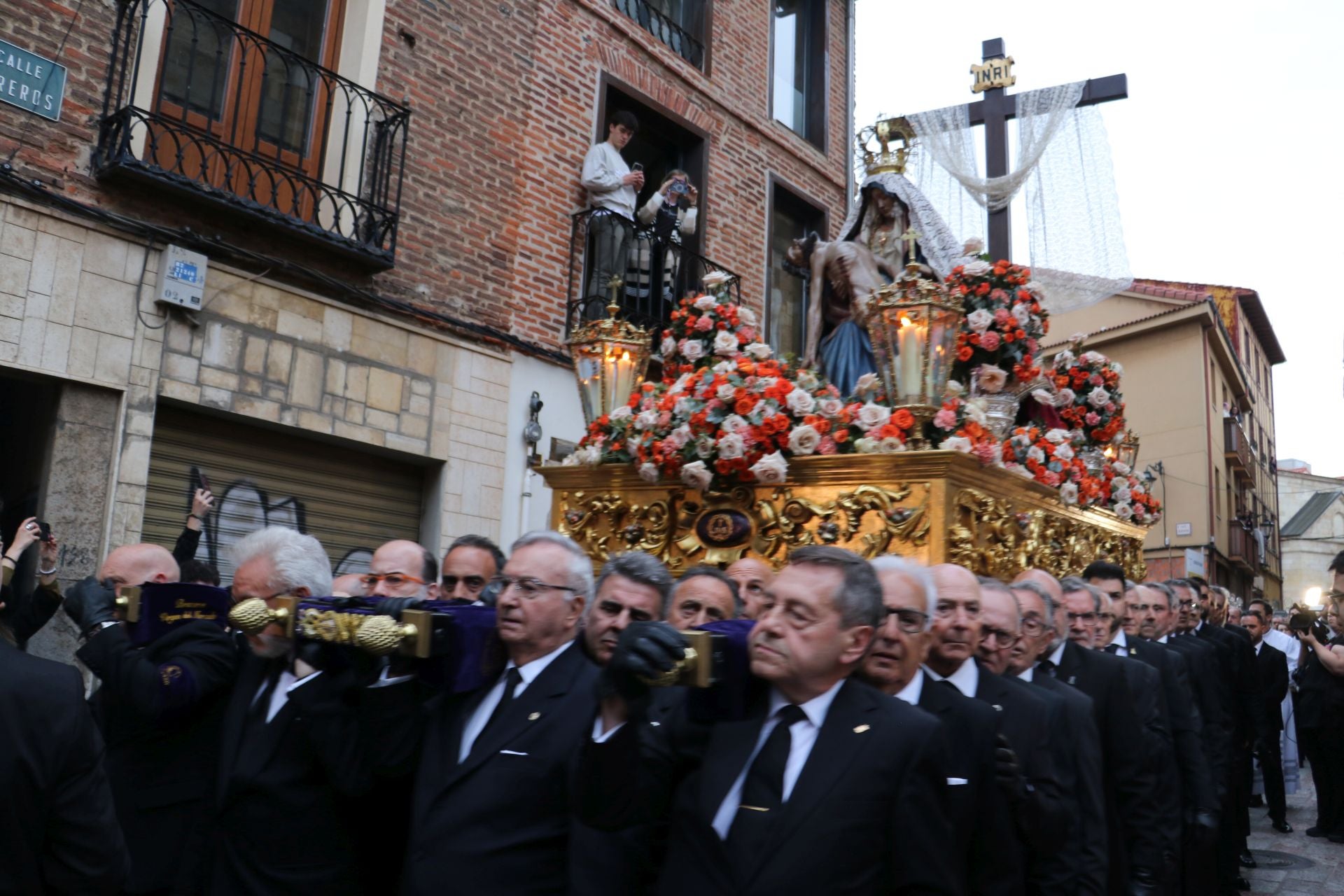 Las mejores imágenes de la Procesión de la Dolorosa en León