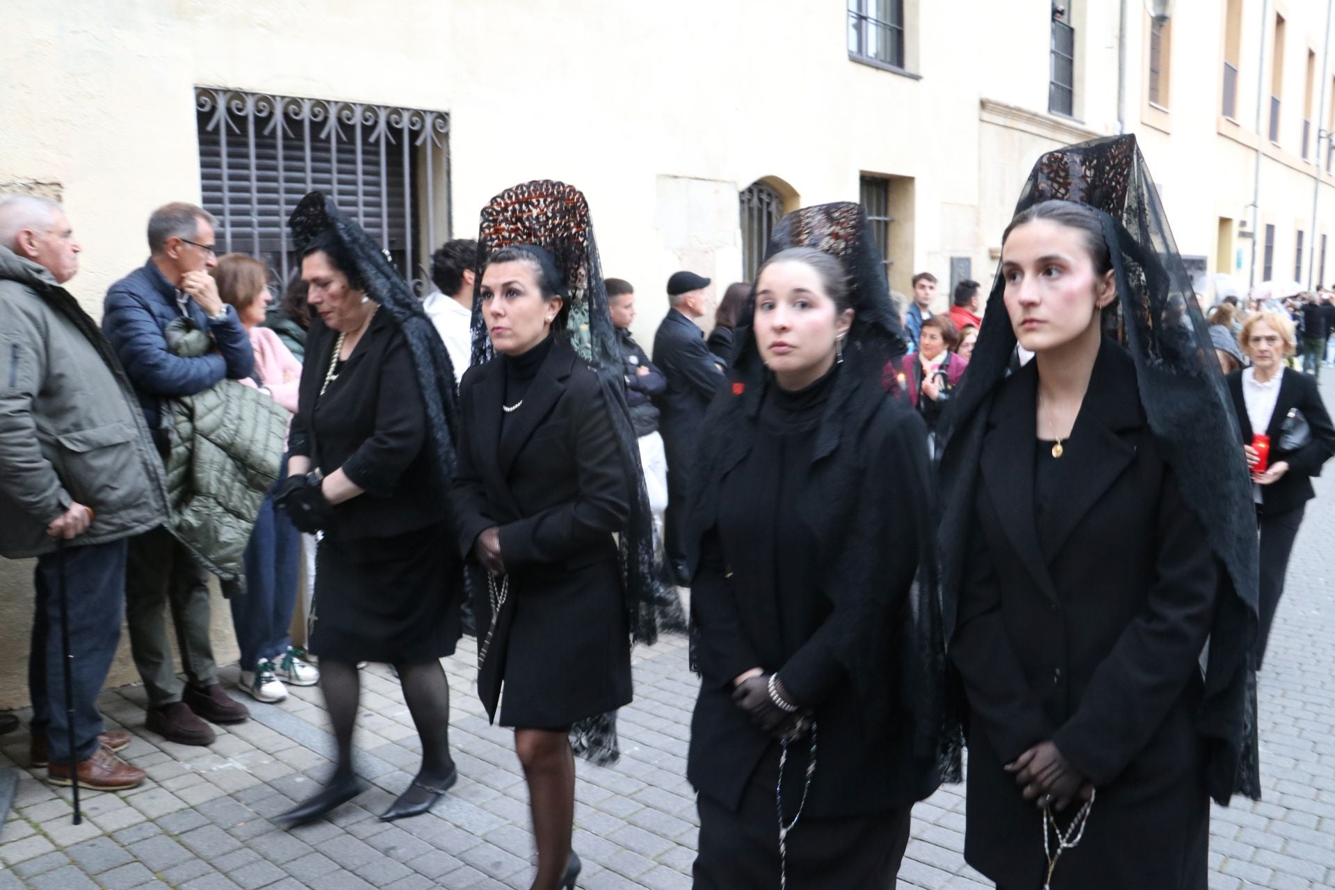 Las mejores imágenes de la Procesión de la Dolorosa en León