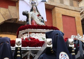 Momento de salida del segundo paso a la plaza de Santo Martino.