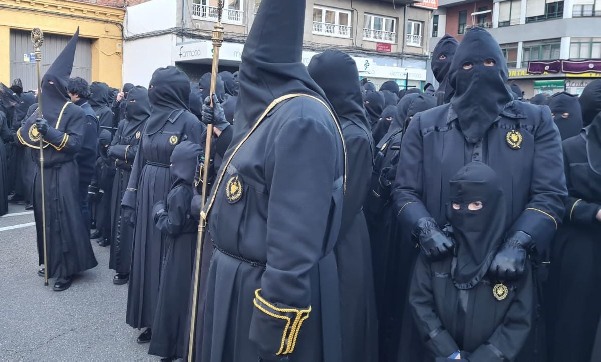 Las imágenes de la procesión de La Pasión en León en el Lunes Santo