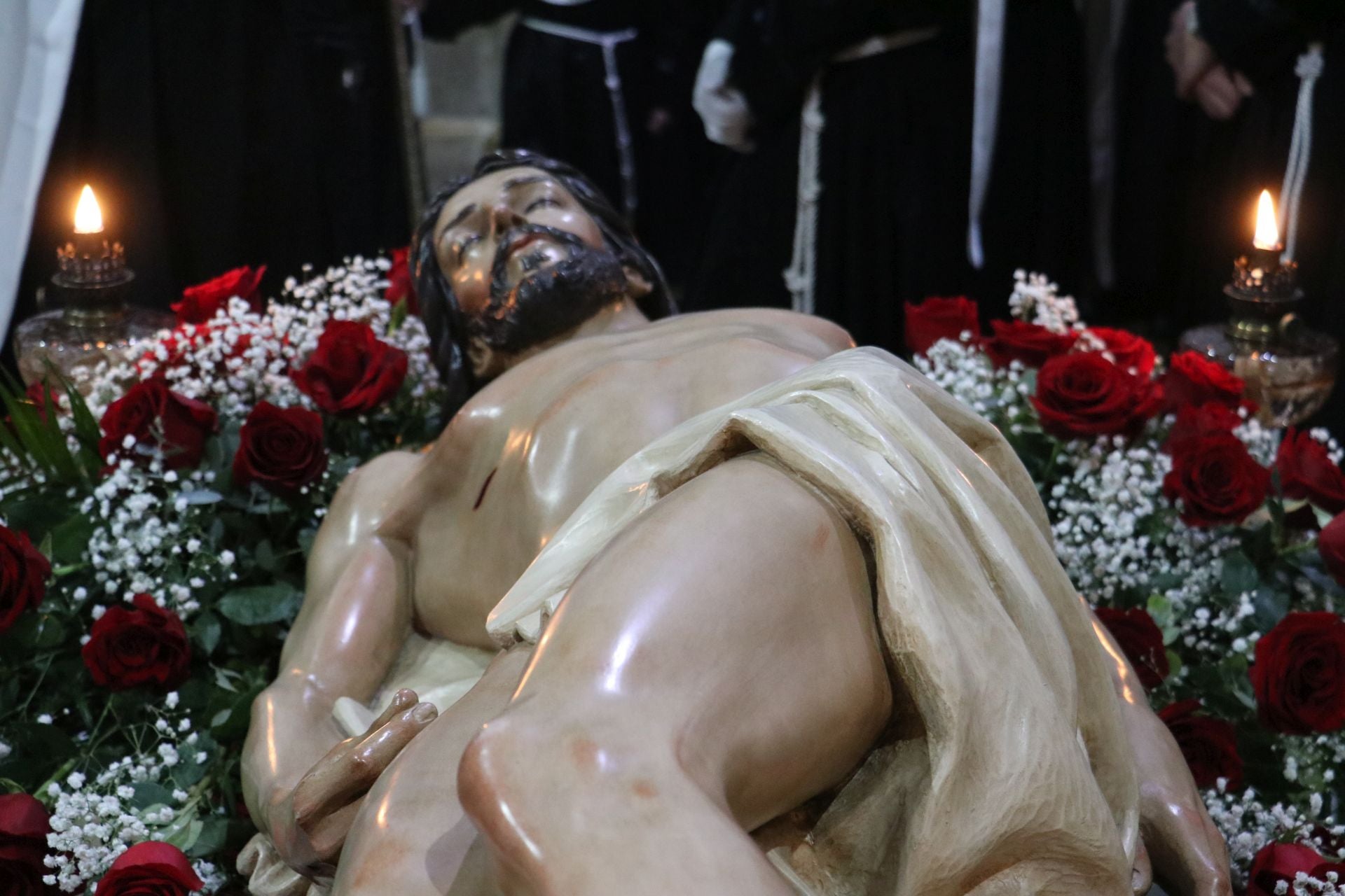 Las imágenes de la suspensión de la Solemne Adoración de las Llagas de Cristo en León