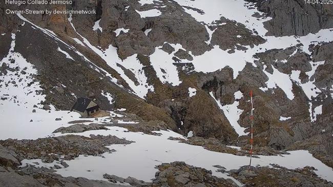 Imagen antes - La nieve de la Semana Santa cubre la montaña leonesa