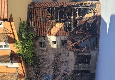 Los vecinos de Santa Engracia denuncian el estado «ruinoso» del número 19: incendios, okupación y droga