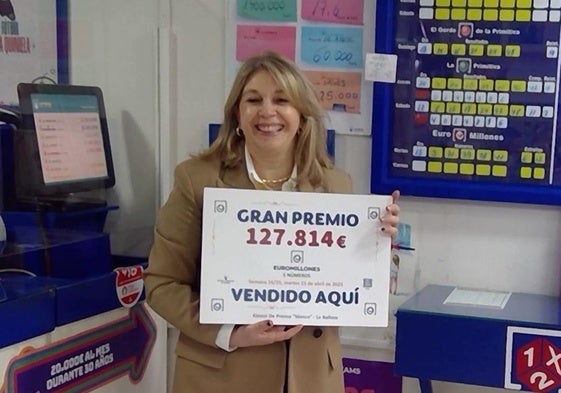 La regente del despacho receptor donde se validó el boleto premiado.