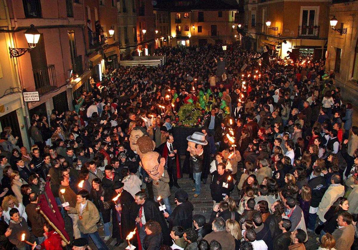 Procesiones, Genarín, mucho deporte y feria de la miel este puente en León